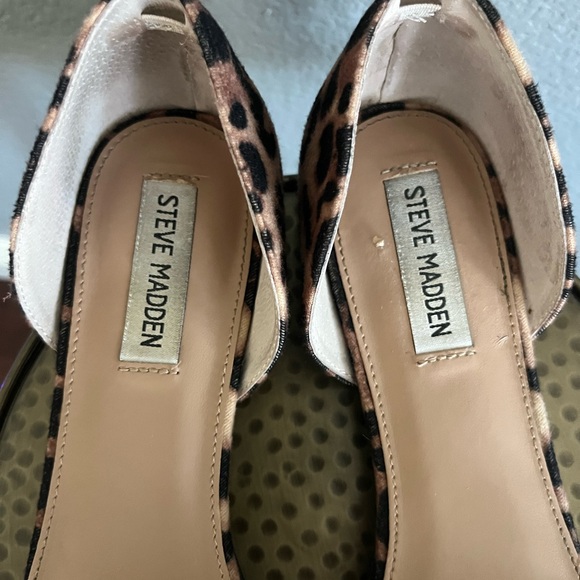 Steve Madden Leopard Pointed Flats - Picture 7 of 8